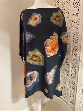 KIMBERLY MCDONALD Black Geode Print Tunic Top